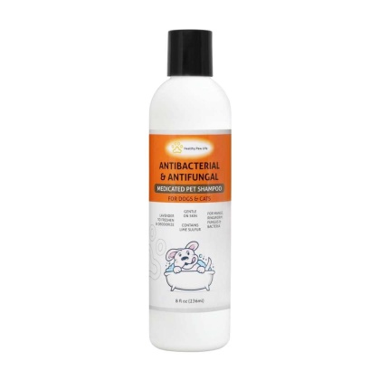 Classic\'s Medicated Pet Shampoo - Veterinary Treatment Against Ringworm, Mange, Lice, and Dry Skin - 8 fl oz